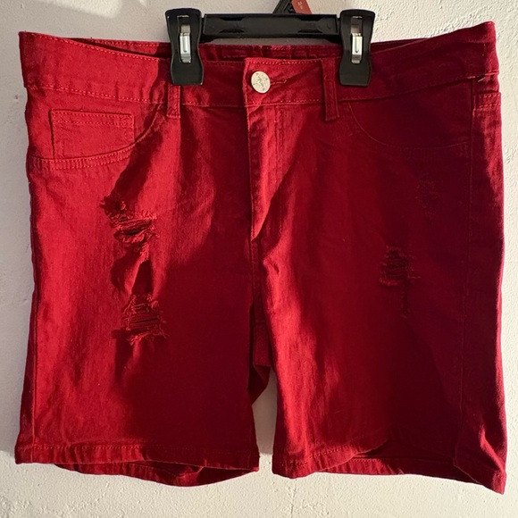NWOT Vibrant Red Distressed VIP Jean Shorts for Women size 13/14 - Picture 1 of 8